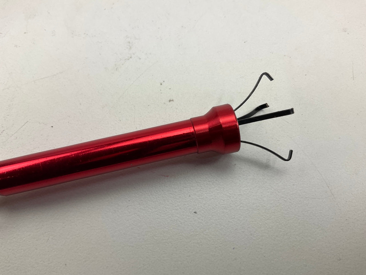 Mechanics TR25293 24.5'' Lighted Magnetic Flexible Claw Retriever Pick-Up Tool