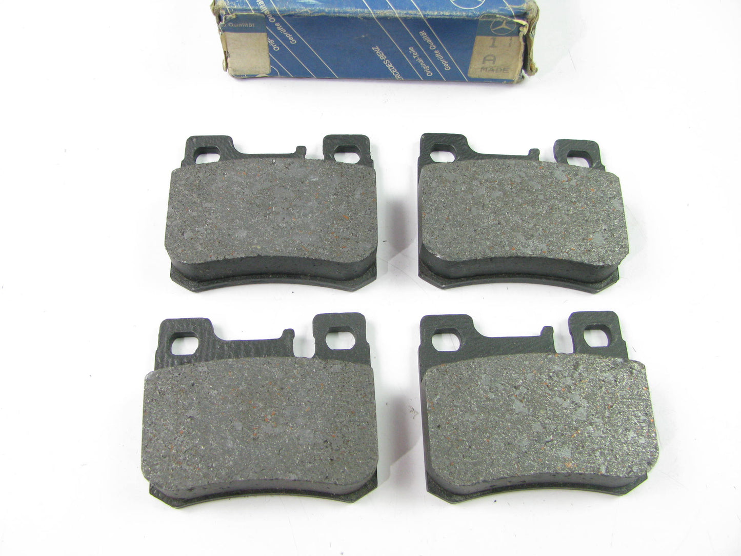 NEW - OEM Mercedes-benz A0024200120 Rear Disc Brake Pads