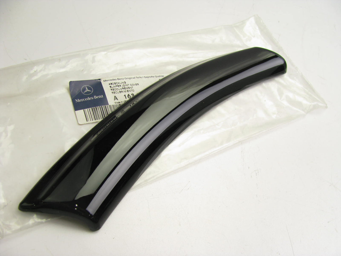 NEW GENUINE Rear Right Black Bumper Corner Trim Cover OEM 1999-01 ML320 ML430