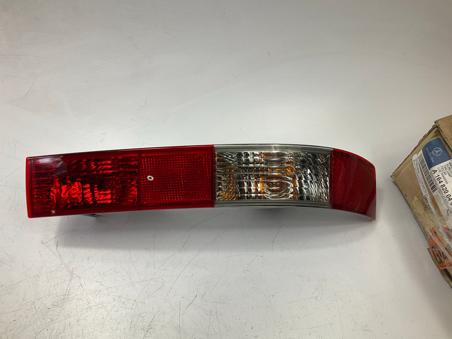 NEW OEM 2010-11 Mercedes ML450 Right Side Tail Light Reflector Lens A1648200464