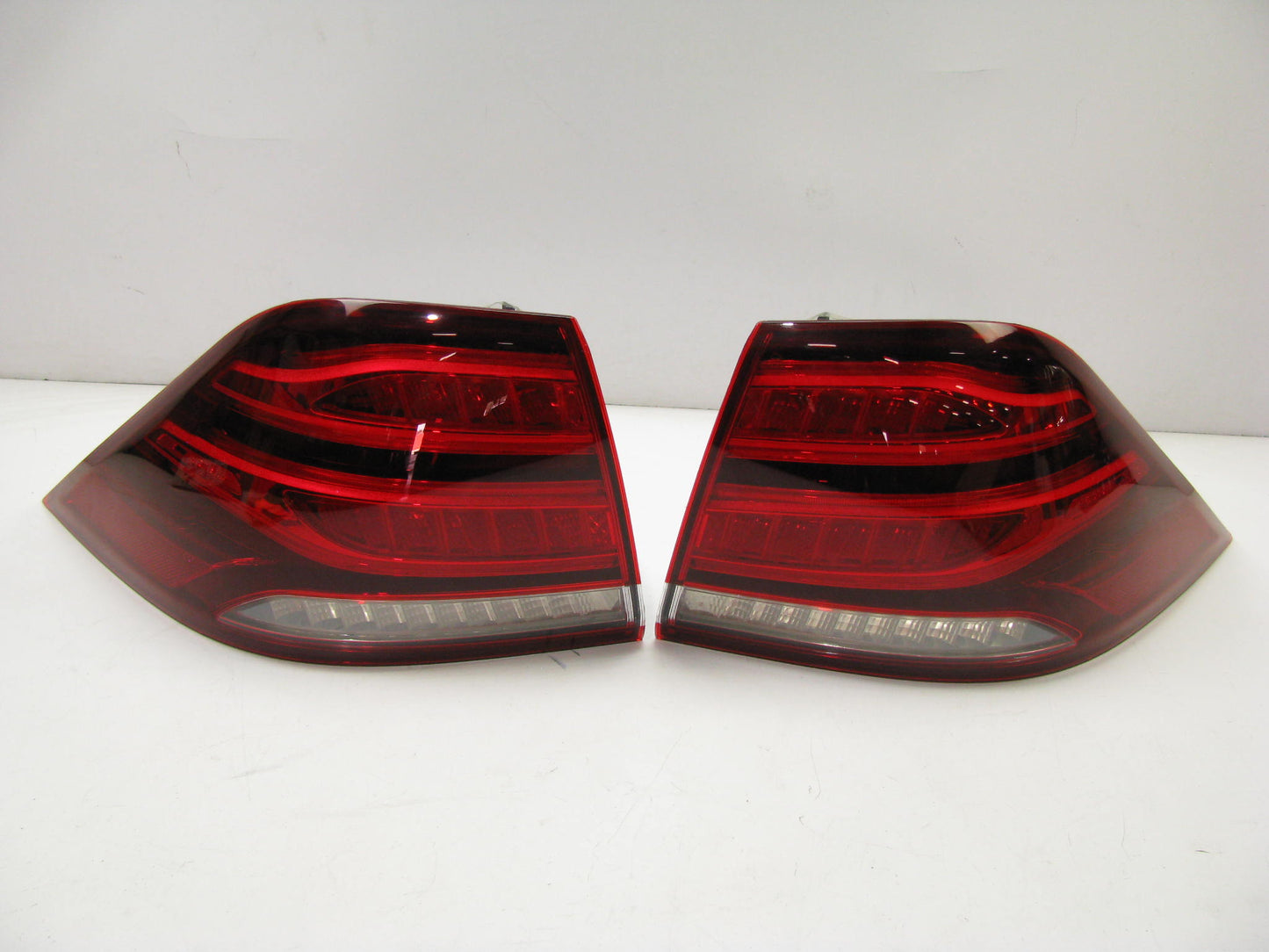 NEW Left & Right OEM Tail Lights Tail Lamps For 2016-2019 Mercedes-Benz GLE400