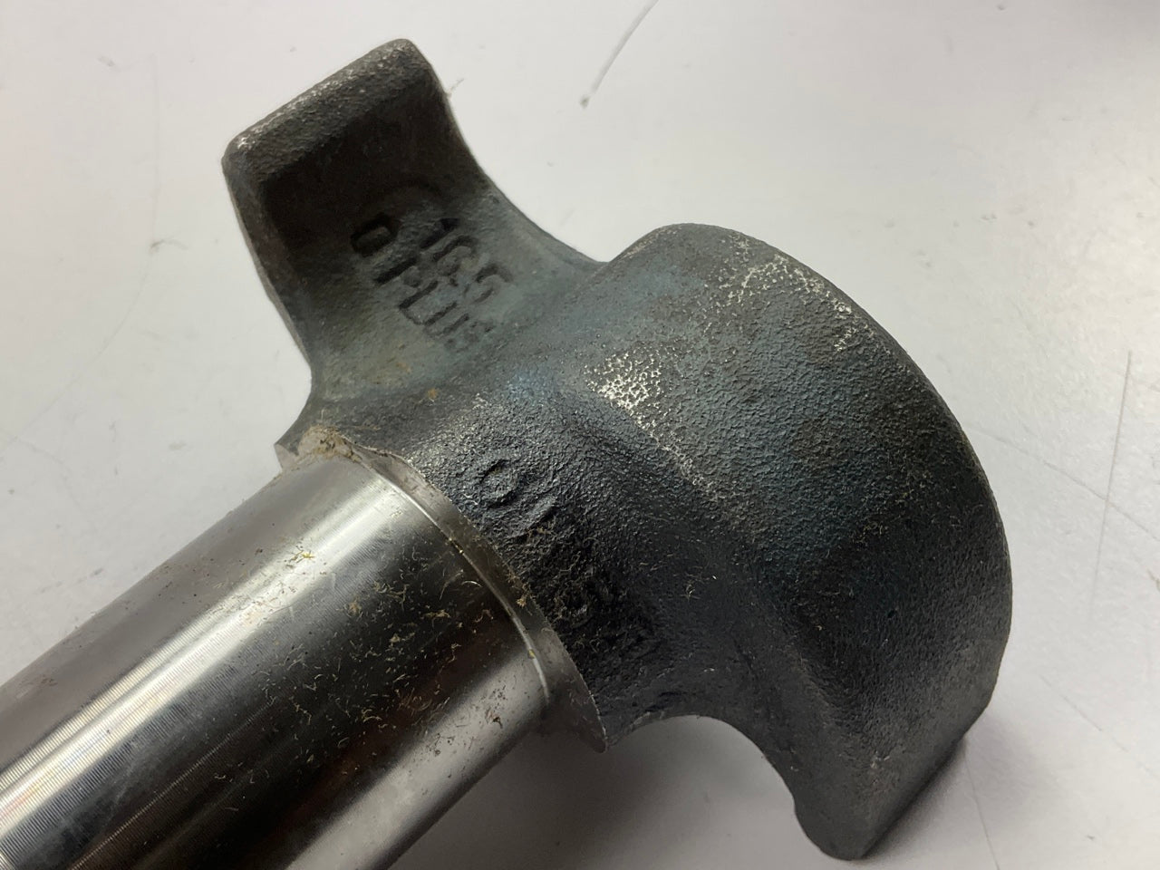 Meritor 2210K7603 RIGHT Camshaft, 1.50 X 28 Spline, 13.45'' Long For 16.5'' Q-Plus