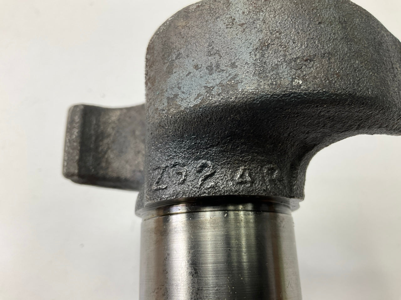 Meritor 2210Y8215 LX/MX 500 Series Right RH Air Brake Camshaft, 1.5'' X 28 Spline