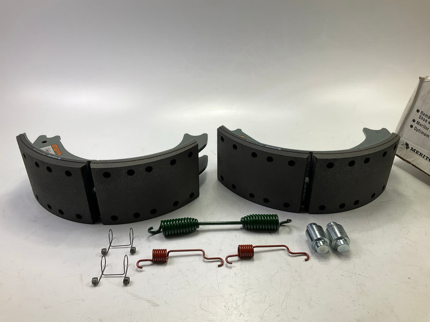 Relined Meritor XK3124719R 4719R Brake Shoes Eaton ES - 1st Version, 23000 Lbs