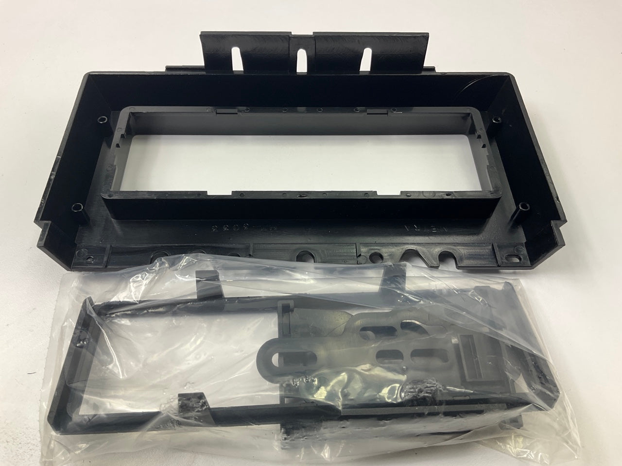 Metra 99-3033 Single DIN Radio Stereo Installation Dash Kit For 1985-90 Caprice