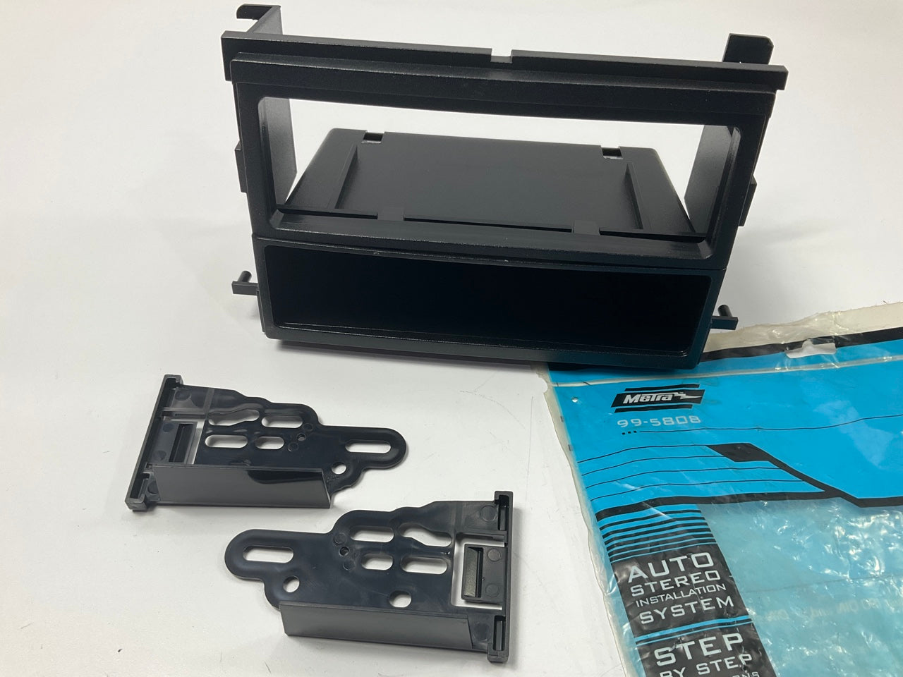 Metra 99-5808 Single DIN Radio Stereo Installation Dash Kit - 05-07 F-250 F-350