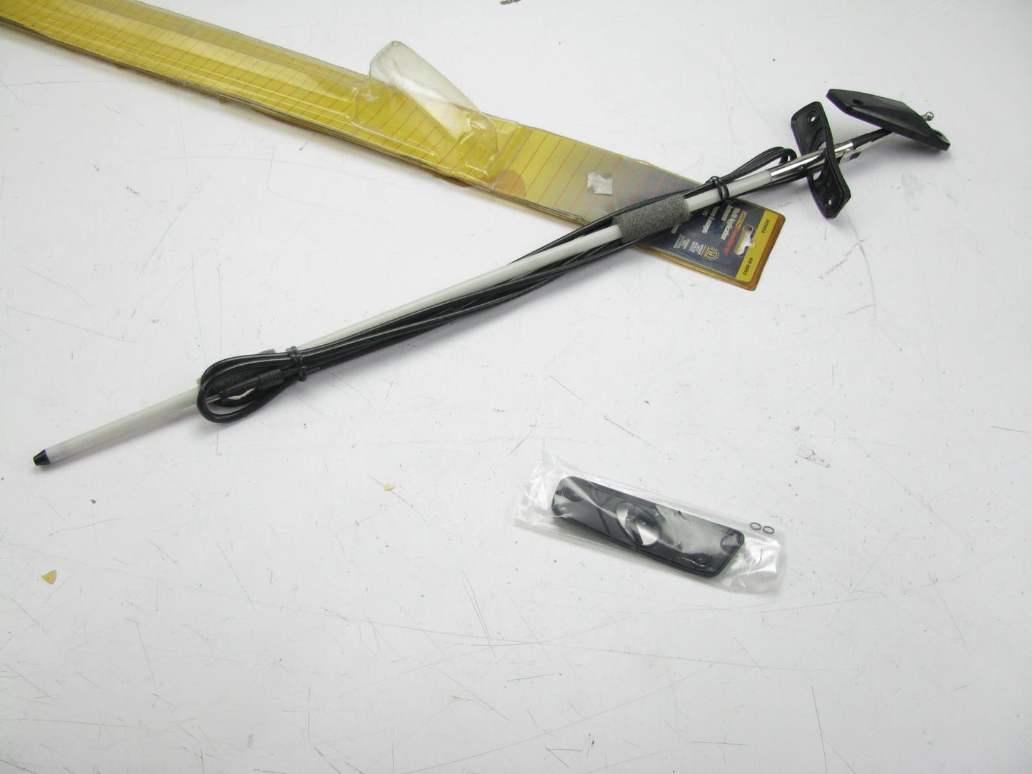 METRA AW-HD92 37'' Mast Antenna W/ Retractable Mast For Honda