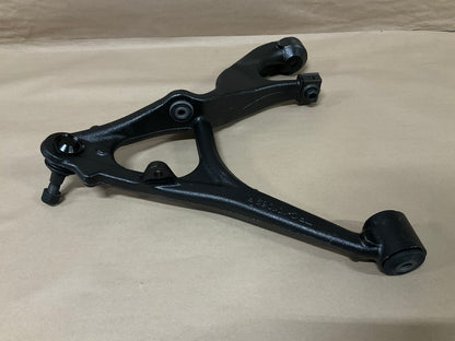 Mevotech CMS501143 Front Right Lower Control Arm & Ball Joint