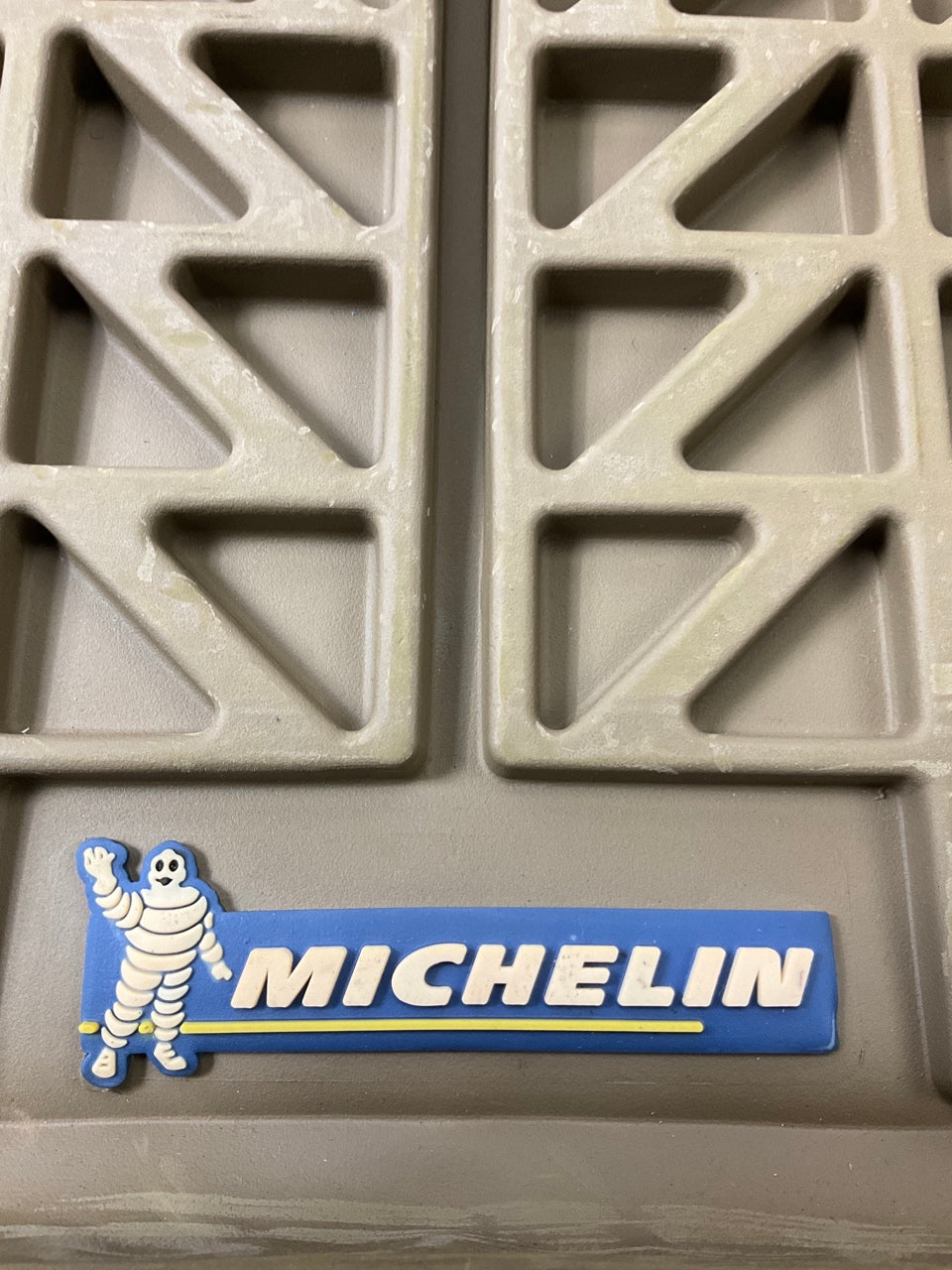 1 PIECE - Michelin 950-54 Deep-Tray Rubber Floor Mat, Tan 28''x19'' Size