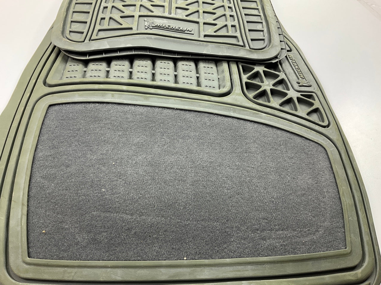 Michelin 994-44 Heavy-Duty Gray Floor Mats Set, 4-Piece, Rubber & Carpet