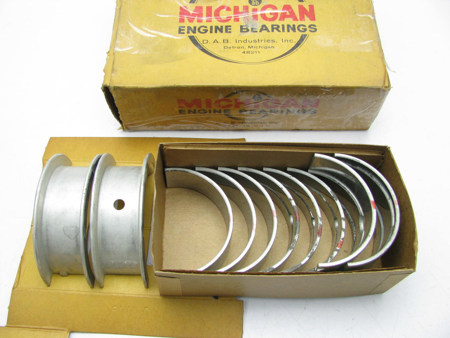 Michigan R1042T Main Bearings - Standard For 1956-1973 Chrysler 273 318-V8