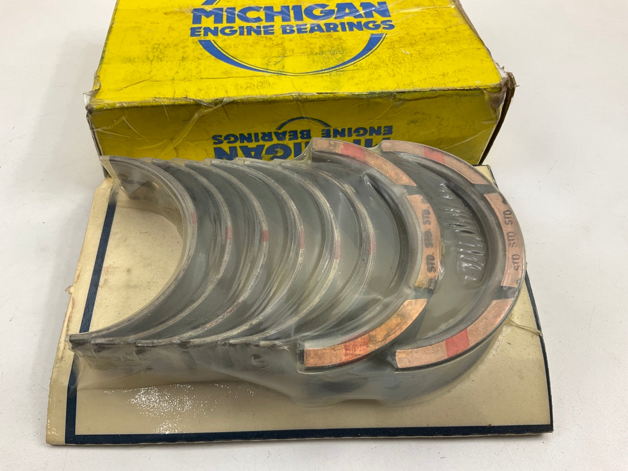 Michigan R1092T Engine Main Bearings STANDARD For 1960-1976 Chrysler 170 198 225