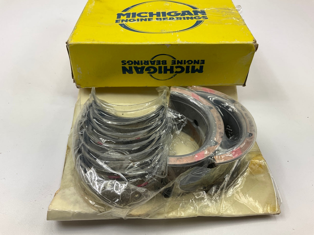 Michigan R1926 STD Size Main Engine Bearings - Small Block Chevy 400 SBC V8