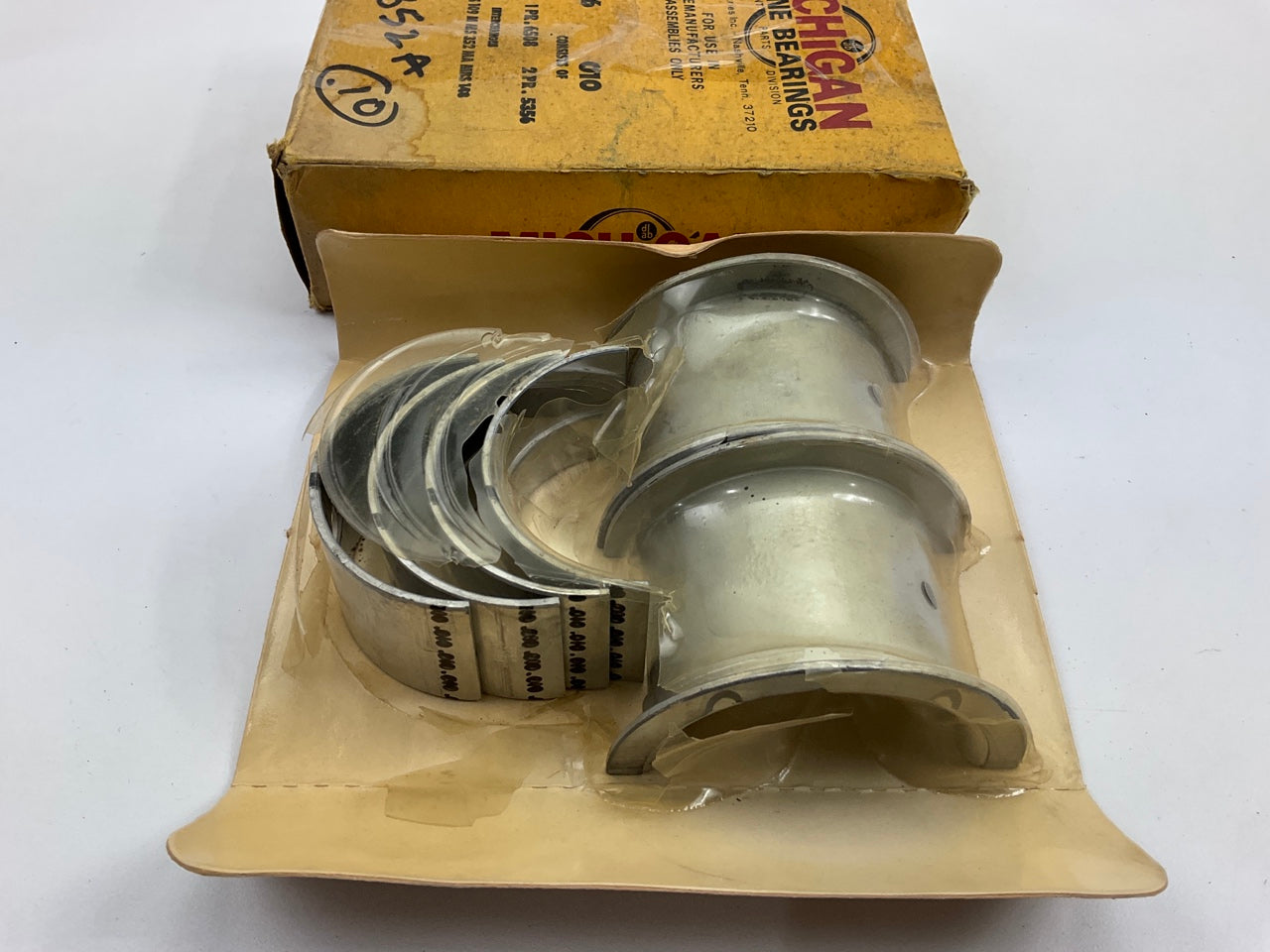 Michigan R546-010 Engine Main Bearings .010'' 1948-1953 Ford 239 255 Flathead V8