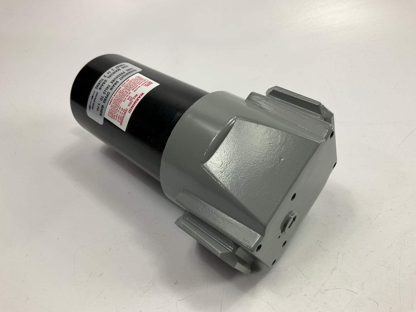 Milton 1022-8 3/4'' NPT Metal FRL Micro Air Compressor Filter, 10 Oz. Bowl