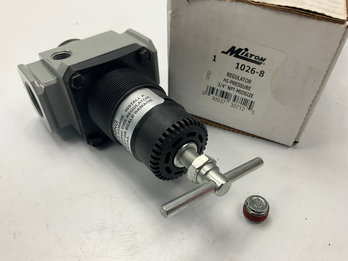 Milton 1026-8 3/4'' NPT High Pressure FRL Regulator