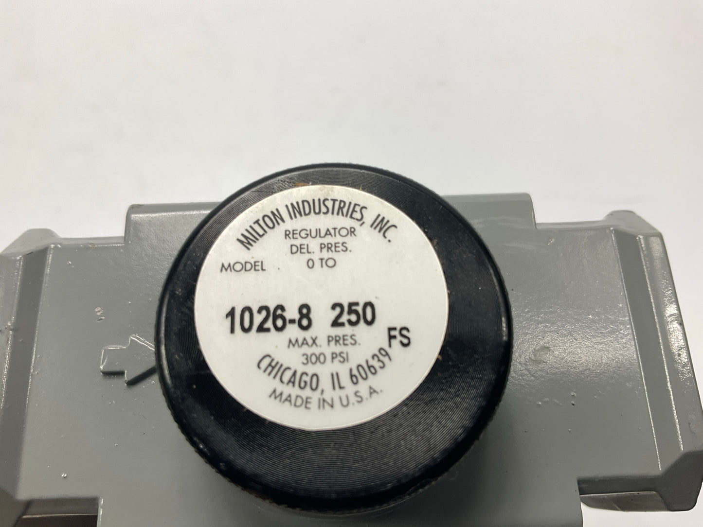 Milton 1026-8 3/4'' NPT High Pressure FRL Regulator