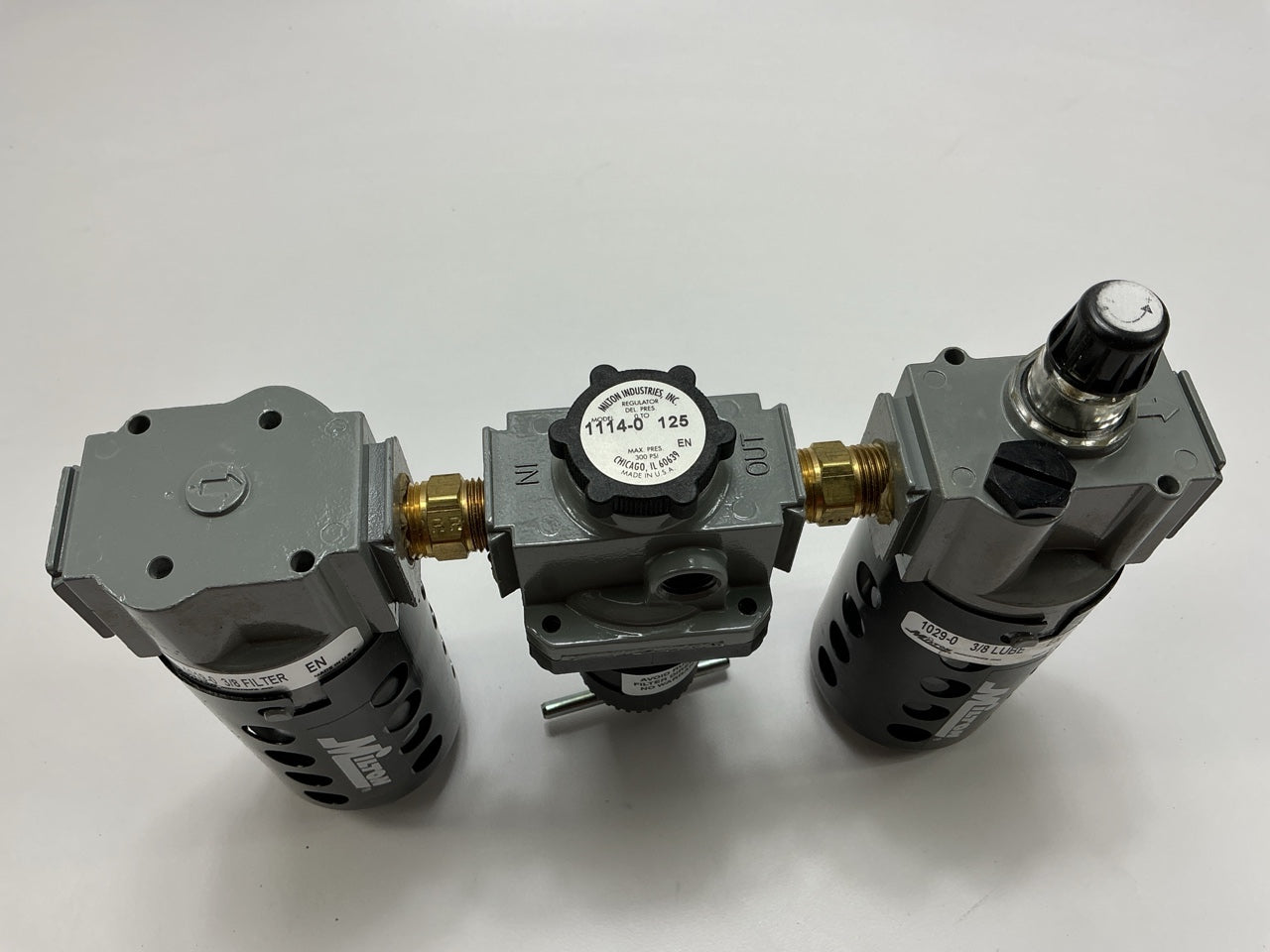 Milton 1101 3/8'' NPT Filter, Regulator And Lubricator Deluxe FRL Trio