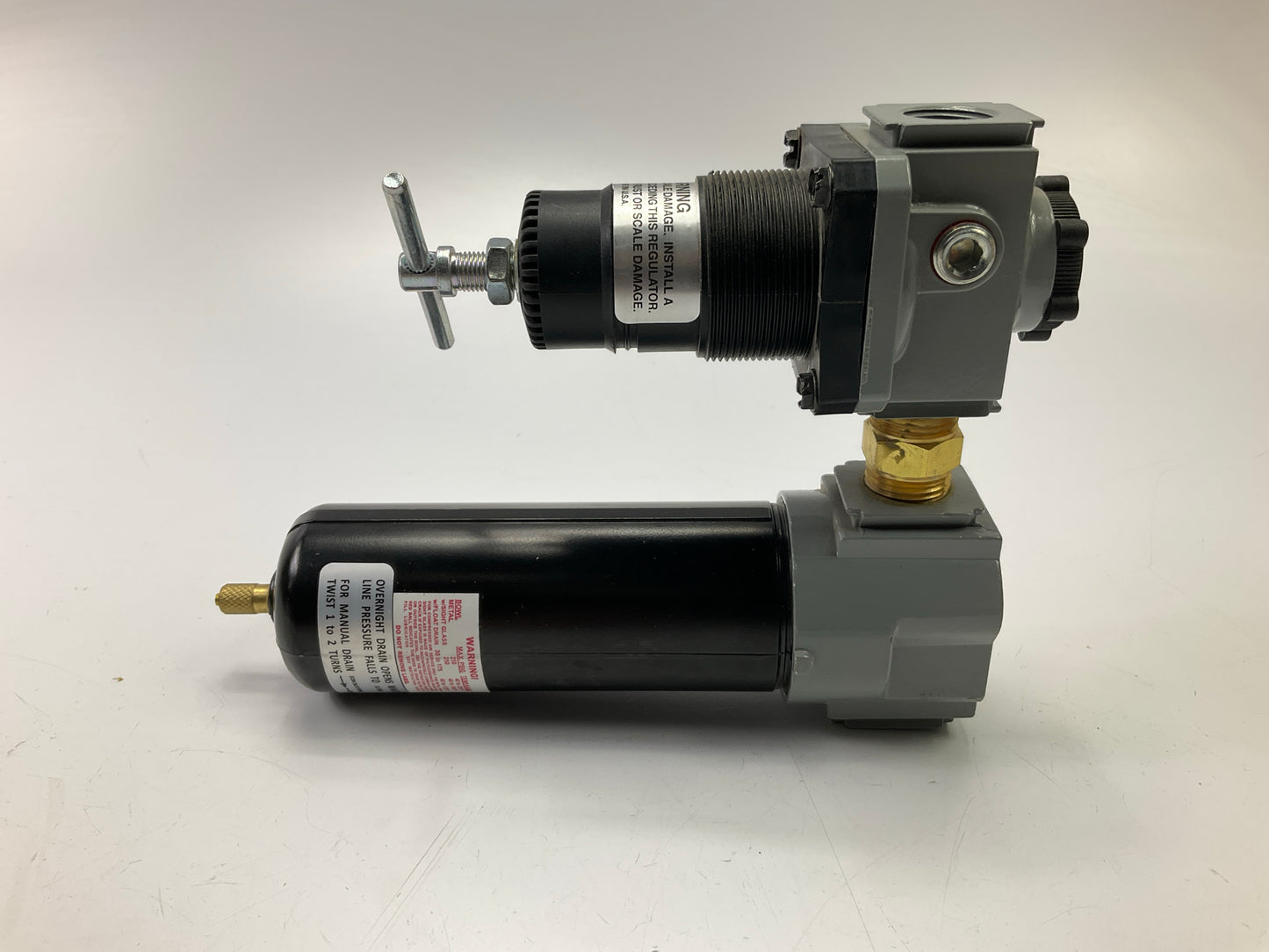 MISSING THE GAUGE - Milton 1108 1/2'' Filter And Air Regulator Duo, Black