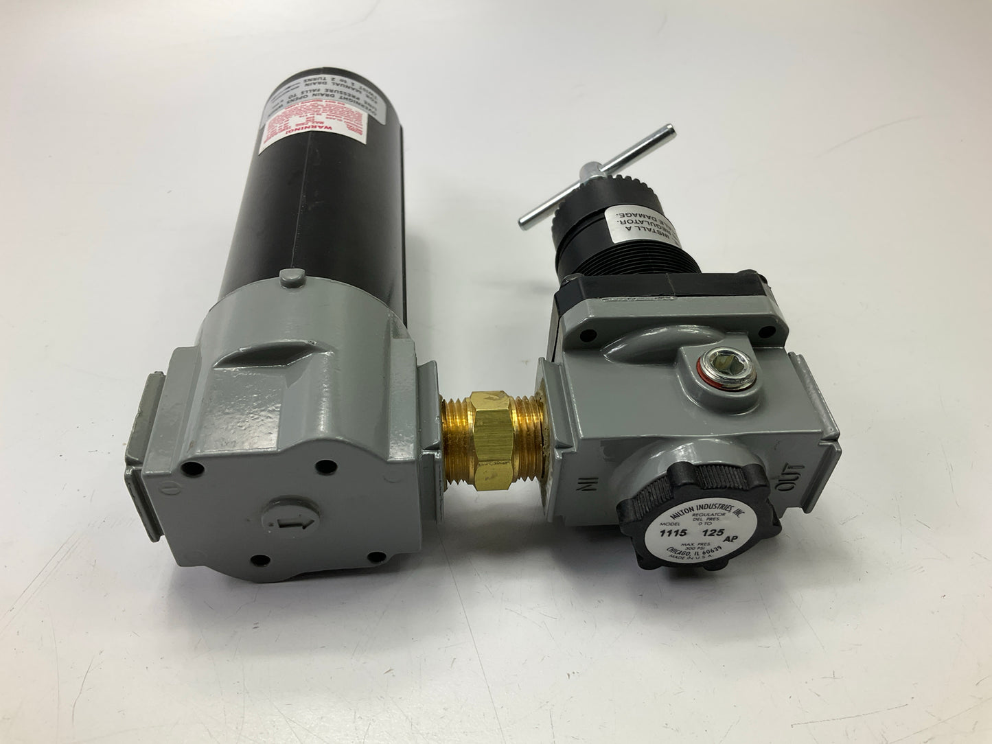 MISSING THE GAUGE - Milton 1108 1/2'' Filter And Air Regulator Duo, Black