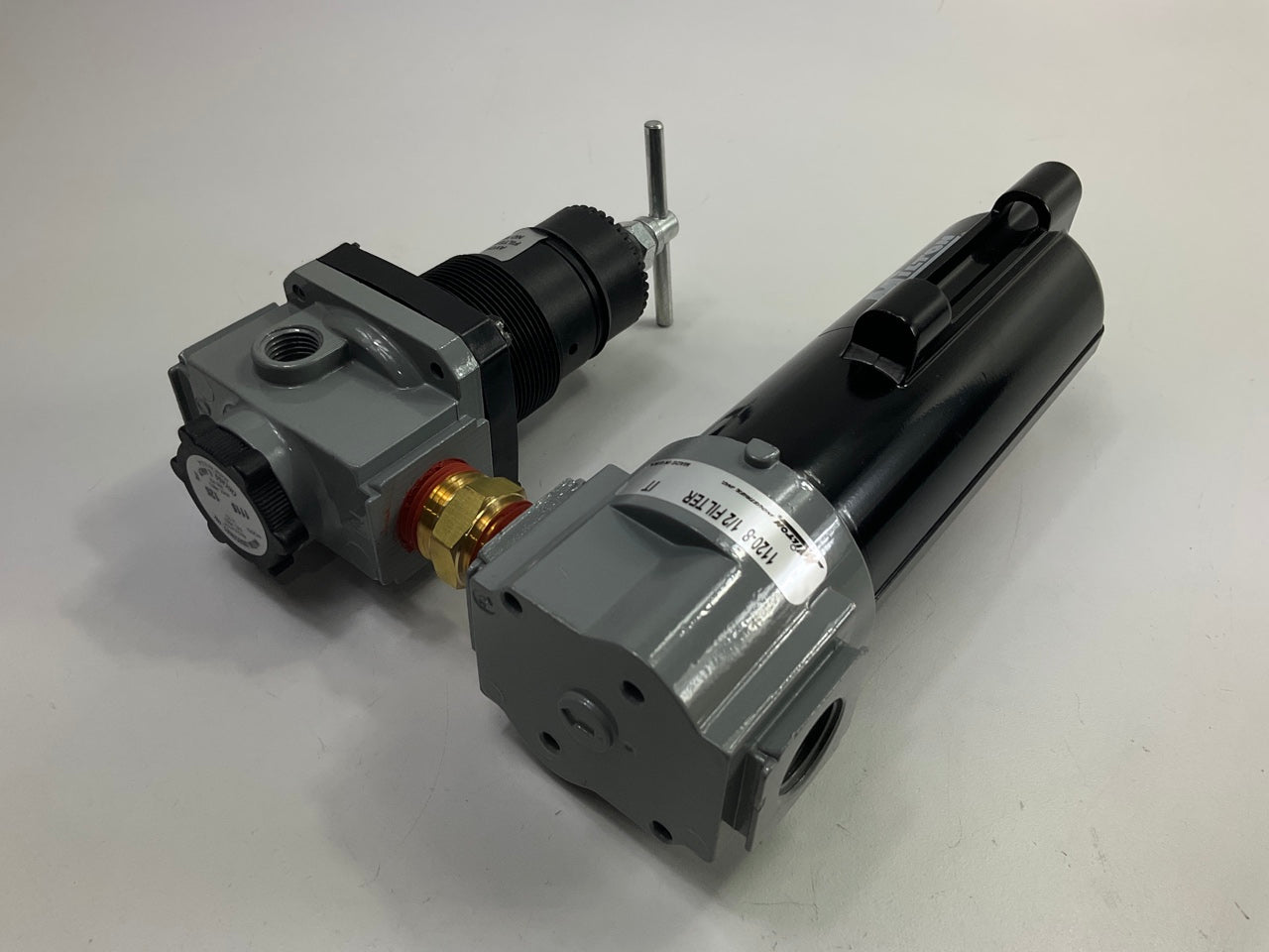 Milton 1108 1/2'' NPT Air Compressor Filter And Regulator Duo, With Gauge