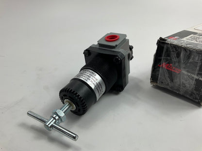 Missing NPT Plug - Milton 1114-8 3/8'' NPT High Pressure FRL Air Regulator