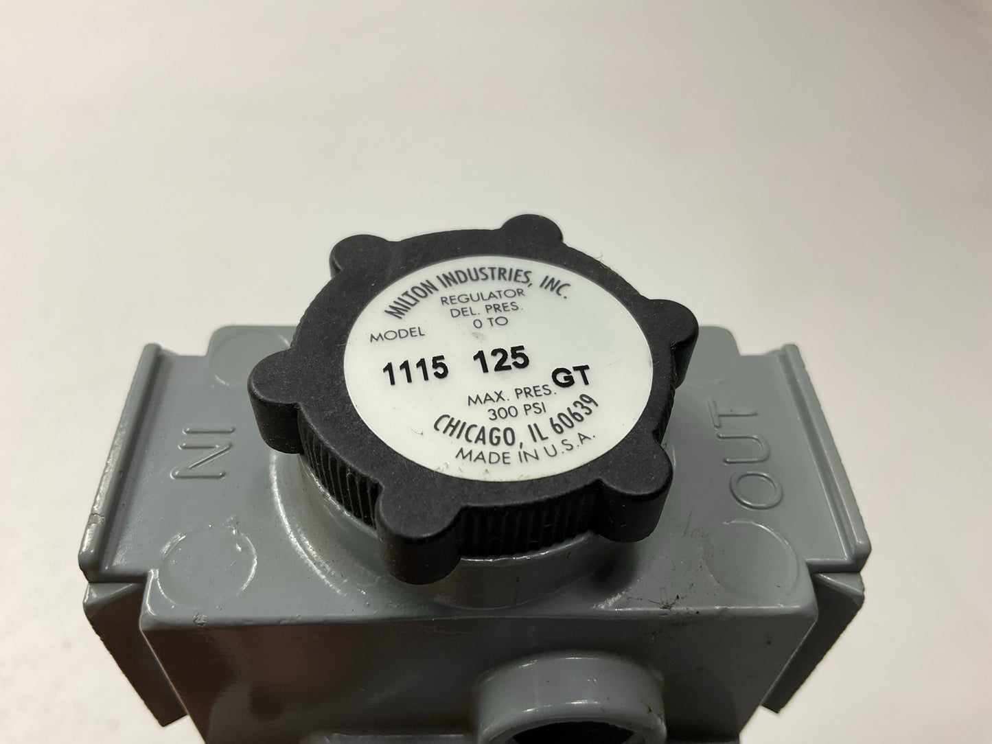 Milton 1115 1/2'' NPT Air Regulator, 0-125 PSI,  Max 300 PSI