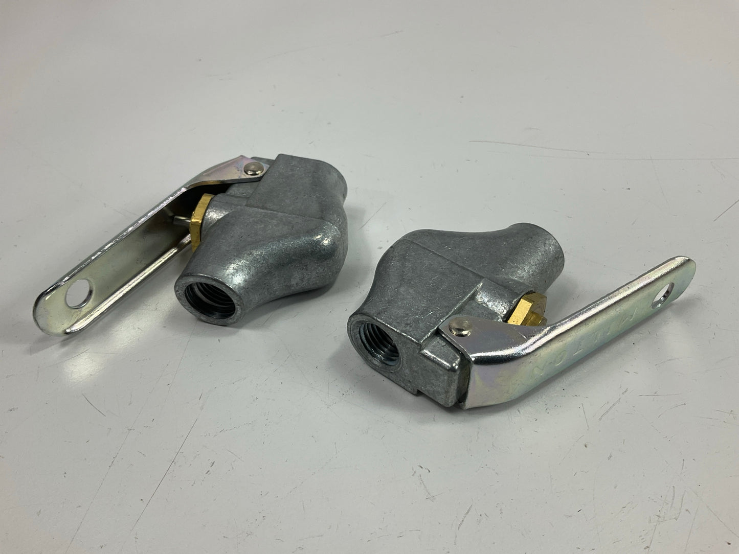 (10) Milton MIL-151 1/4'' NPT Lever Style Blow Gun Control Valve