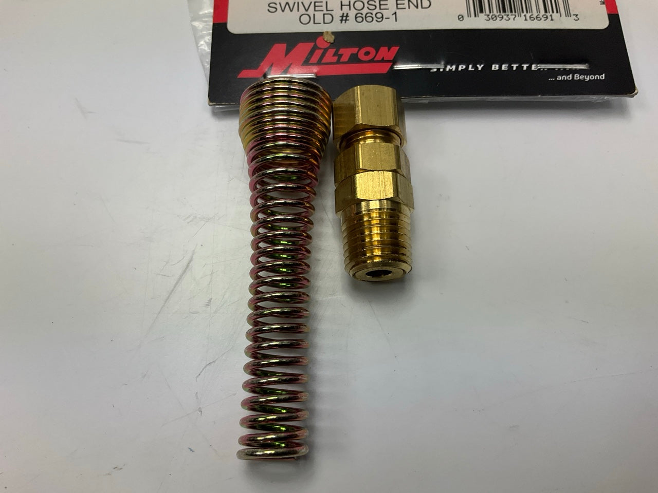 Milton 1669-1 1/4'' Nylon ReKoil Hose Repair Kit