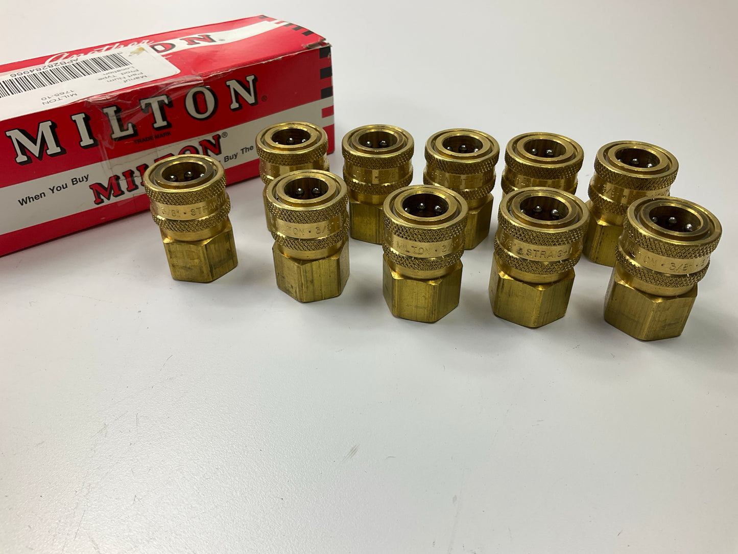 Milton 1765 3/8'' Female NPT Straight Thru Coupler - 10 / Pack