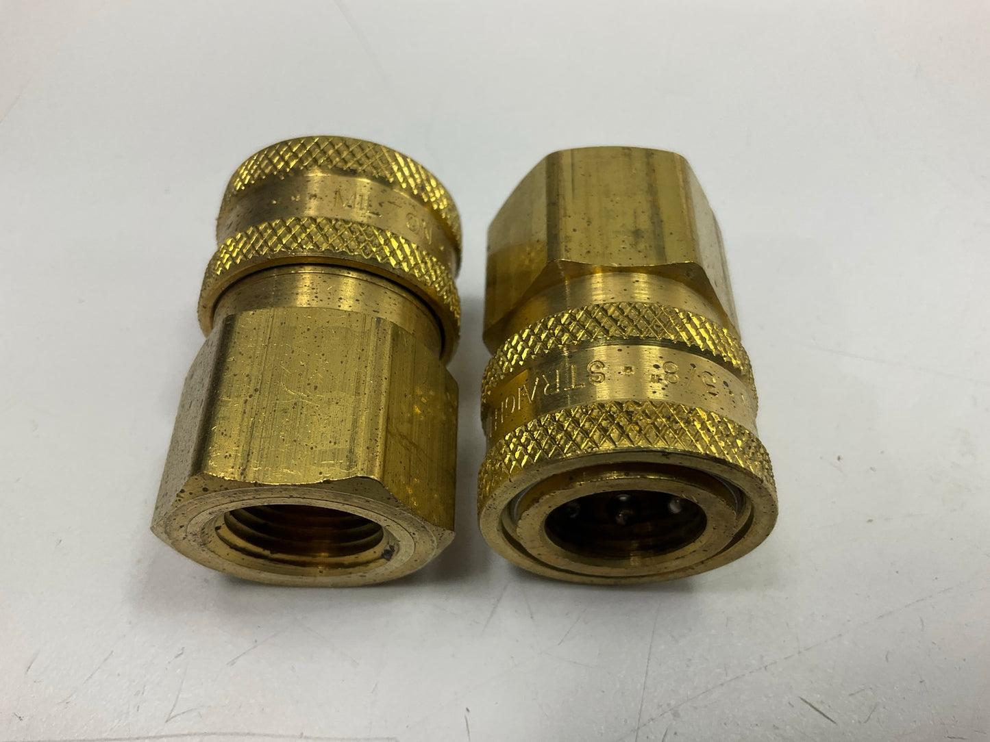 Milton 1765 3/8'' Female NPT Straight Thru Coupler - 7 Pcs Total
