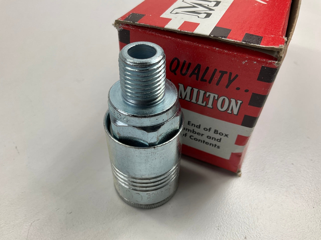 Milton 1804 1/4'' MNPT 3/8'' Coupler P-Style