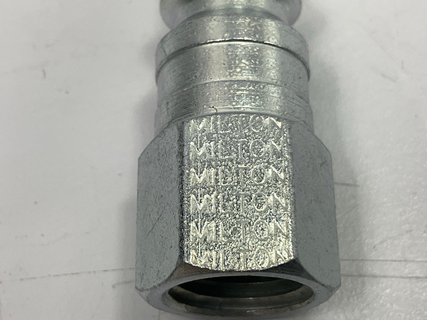 Milton 1840 Female Plug 1/4 NPT (3/8 Series) H Style, Box Of 10