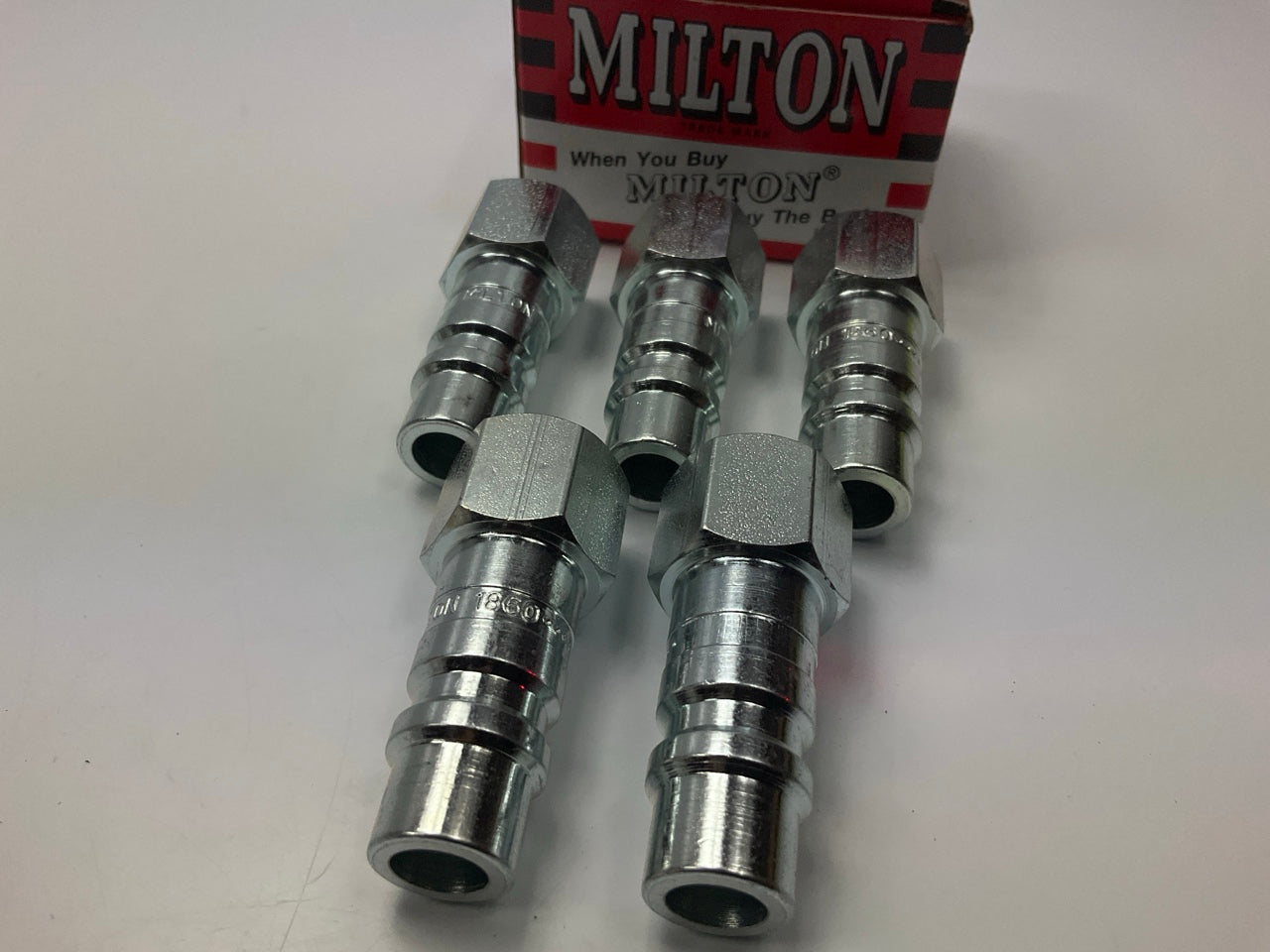 MILTON 1860 3/8'' NPT Female G-Style Plug - Pack Of 5