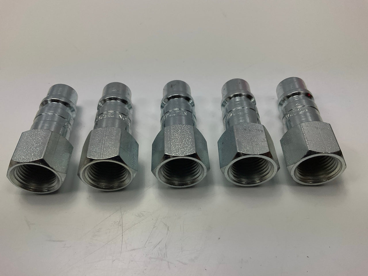 MILTON 1860 3/8'' NPT Female G-Style Plug - Pack Of 5