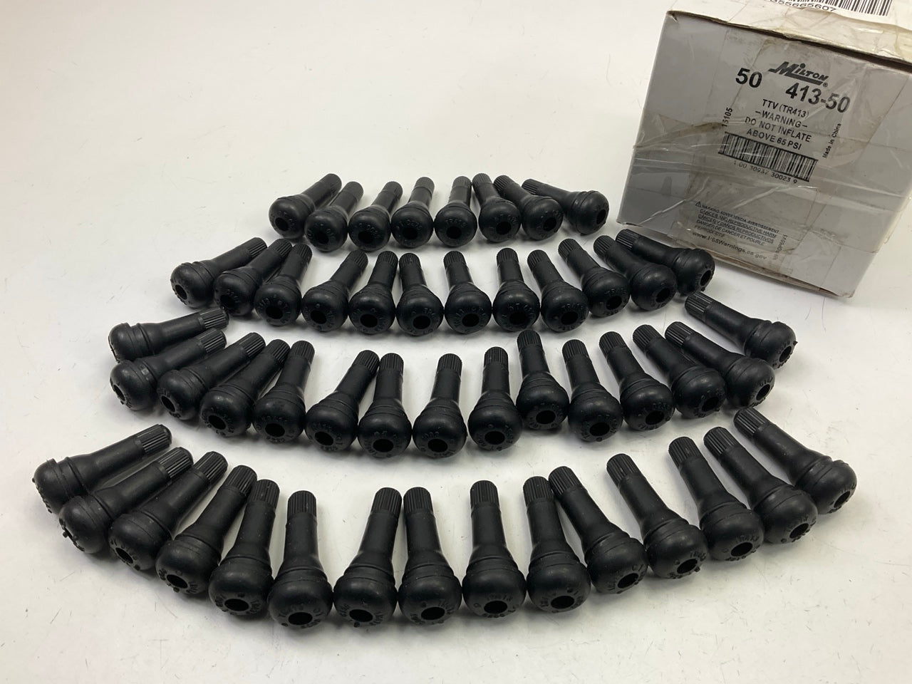 Milton 413-50 1-1/4'' Tubeless Tire Valves - Box Of 50