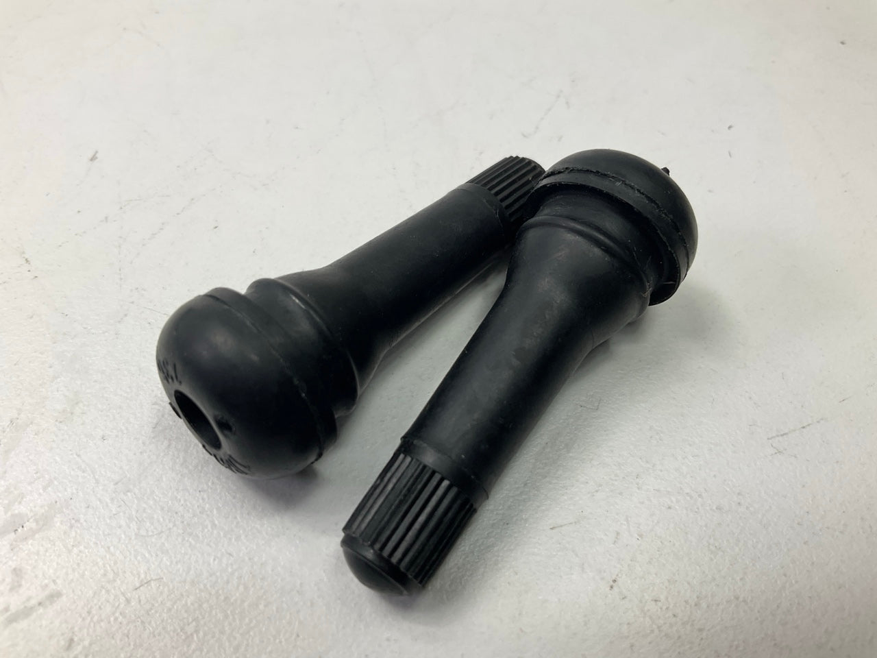 (46) Milton 414-50 Tubeless Tire Valve, 1-1/2'' X 0.453'' - TR414