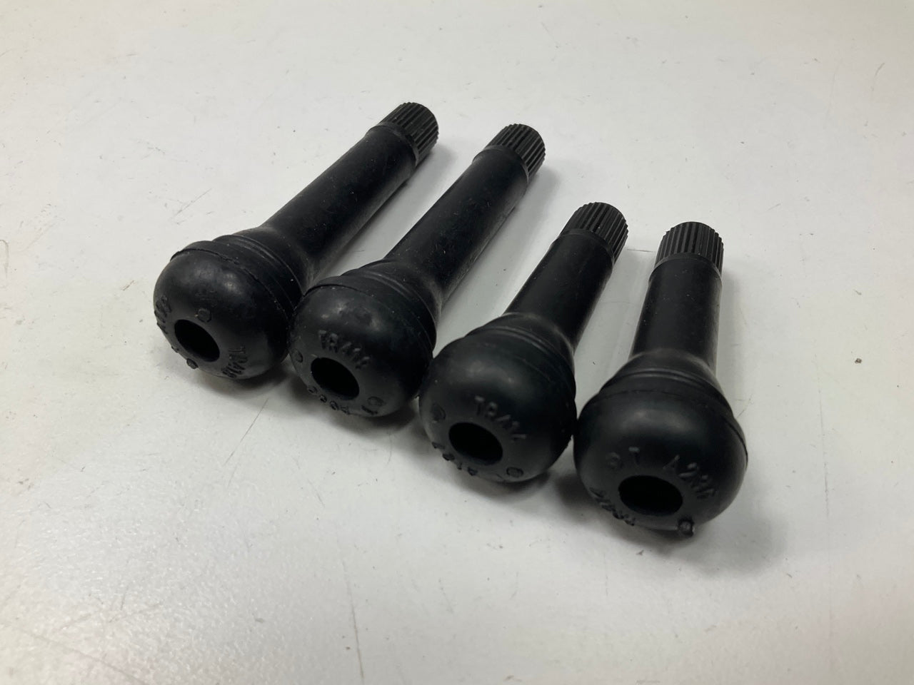 (50) Milton 414-50 Tubeless Tire Valve, 1-1/2'' X 0.453'' - TR414