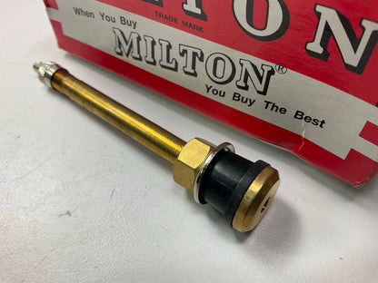 Milton 481 3-17/32'' Clamp-In Truck Valve For 5/8'' Side Hole Mount, 200 PSI