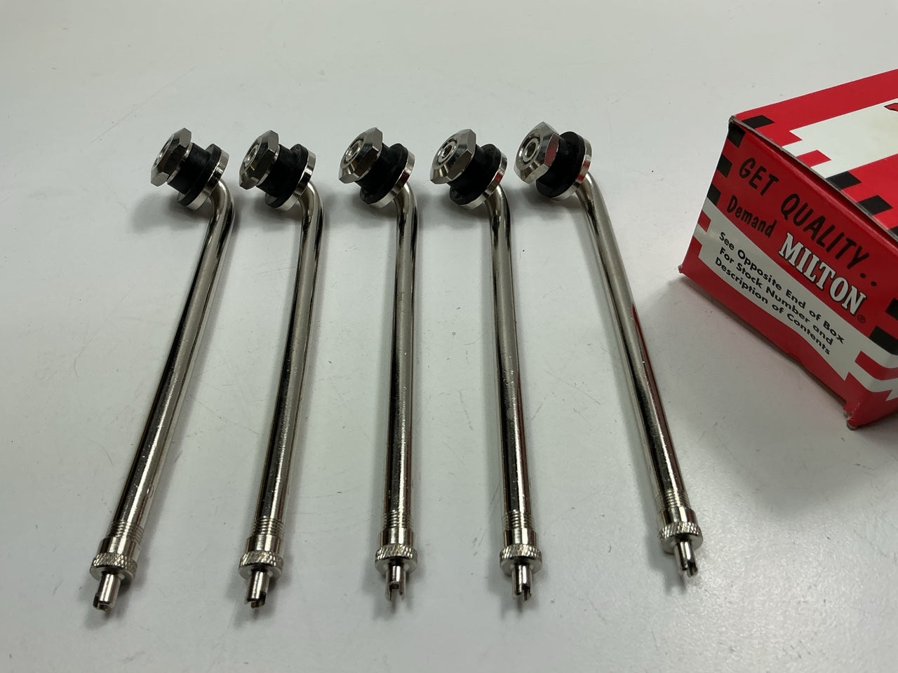 (5) Milton 492 TR510 Tubeless Truck Tire Valve, 5-1/2'' Overall Length