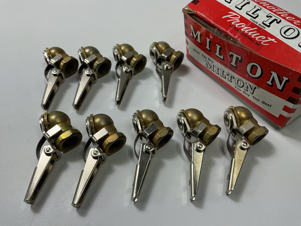 (9) Milton 598 1/4'' FNPT Tire Machine Grip Chuck