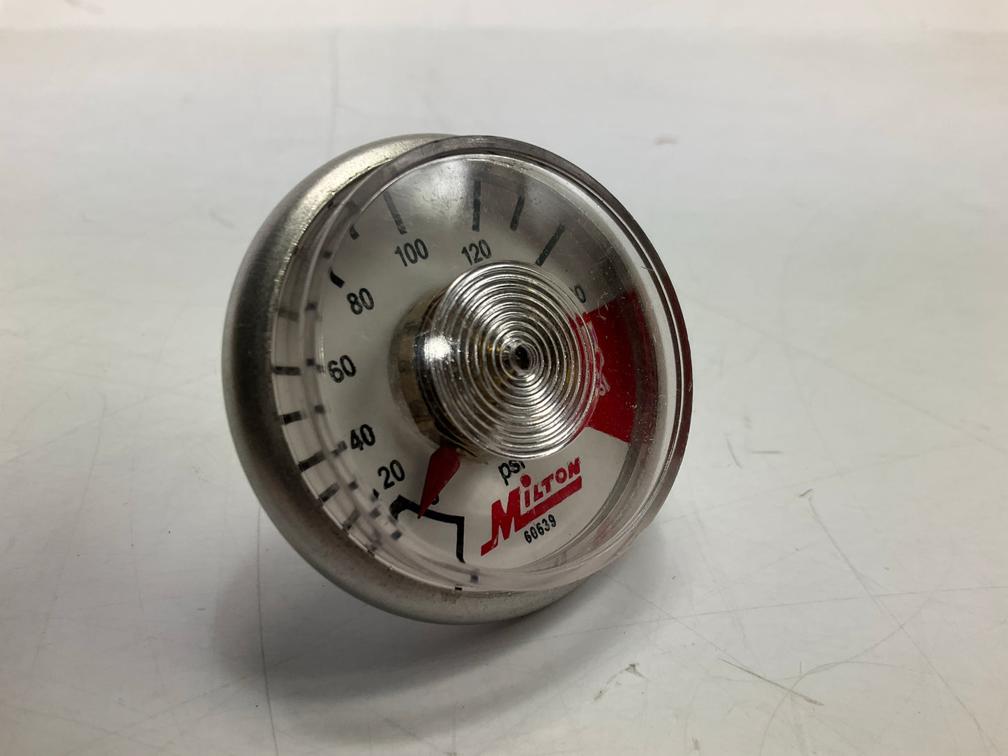 Milton 638-7 1/8''-27 NPT Center Back Mount 0-160 PSI Pressure Gauge