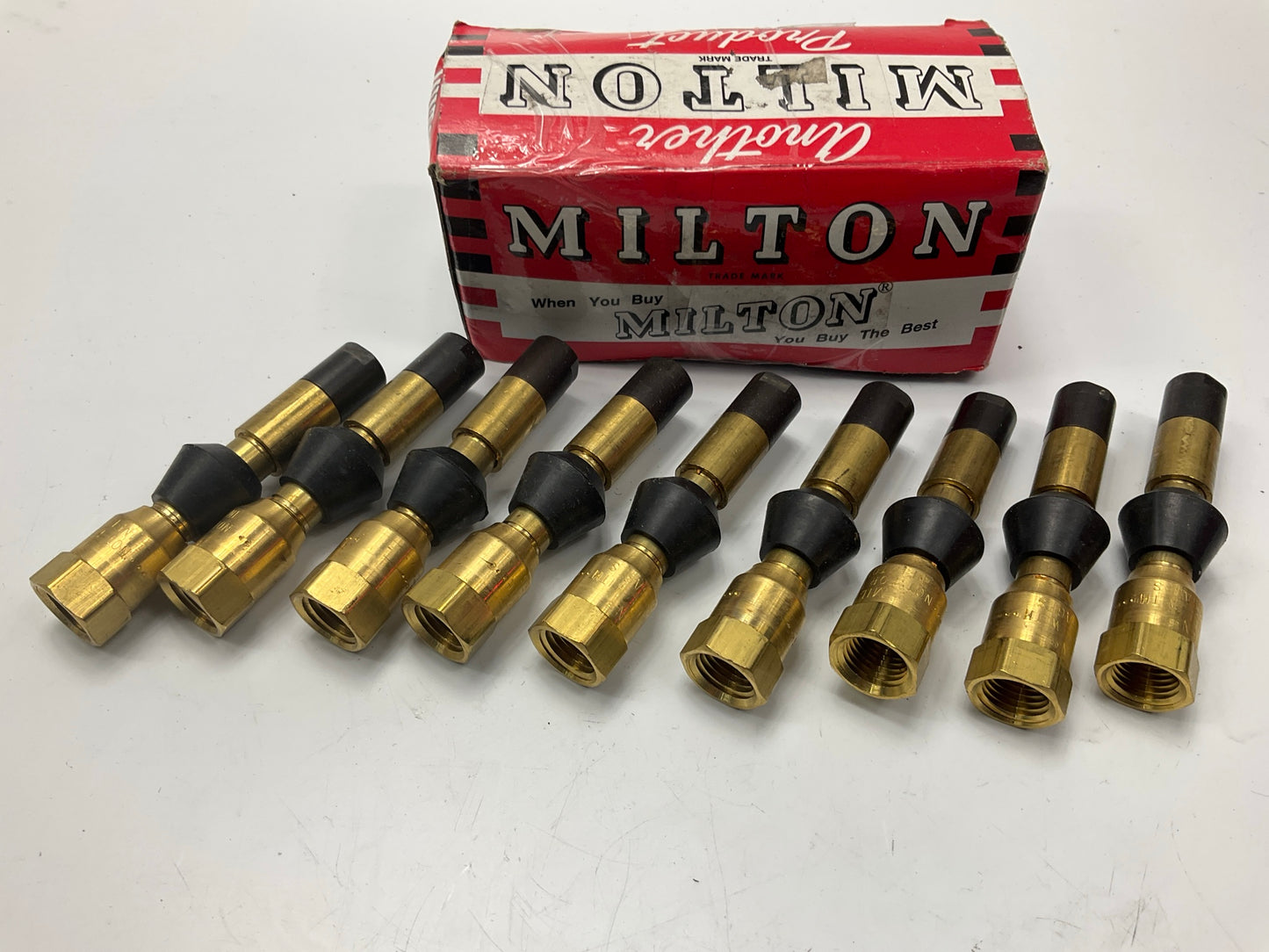 Pack Of (9) - Milton 691 1/4'' FNPT Straight Head Air Chuck