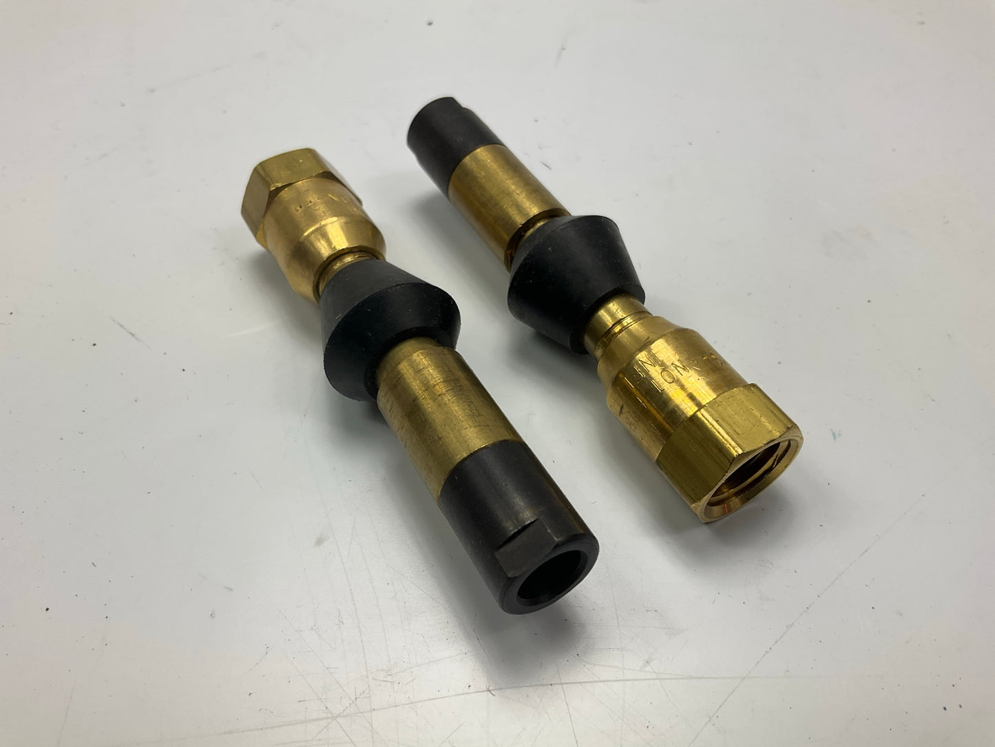 Pack Of (9) - Milton 691 1/4'' FNPT Straight Head Air Chuck