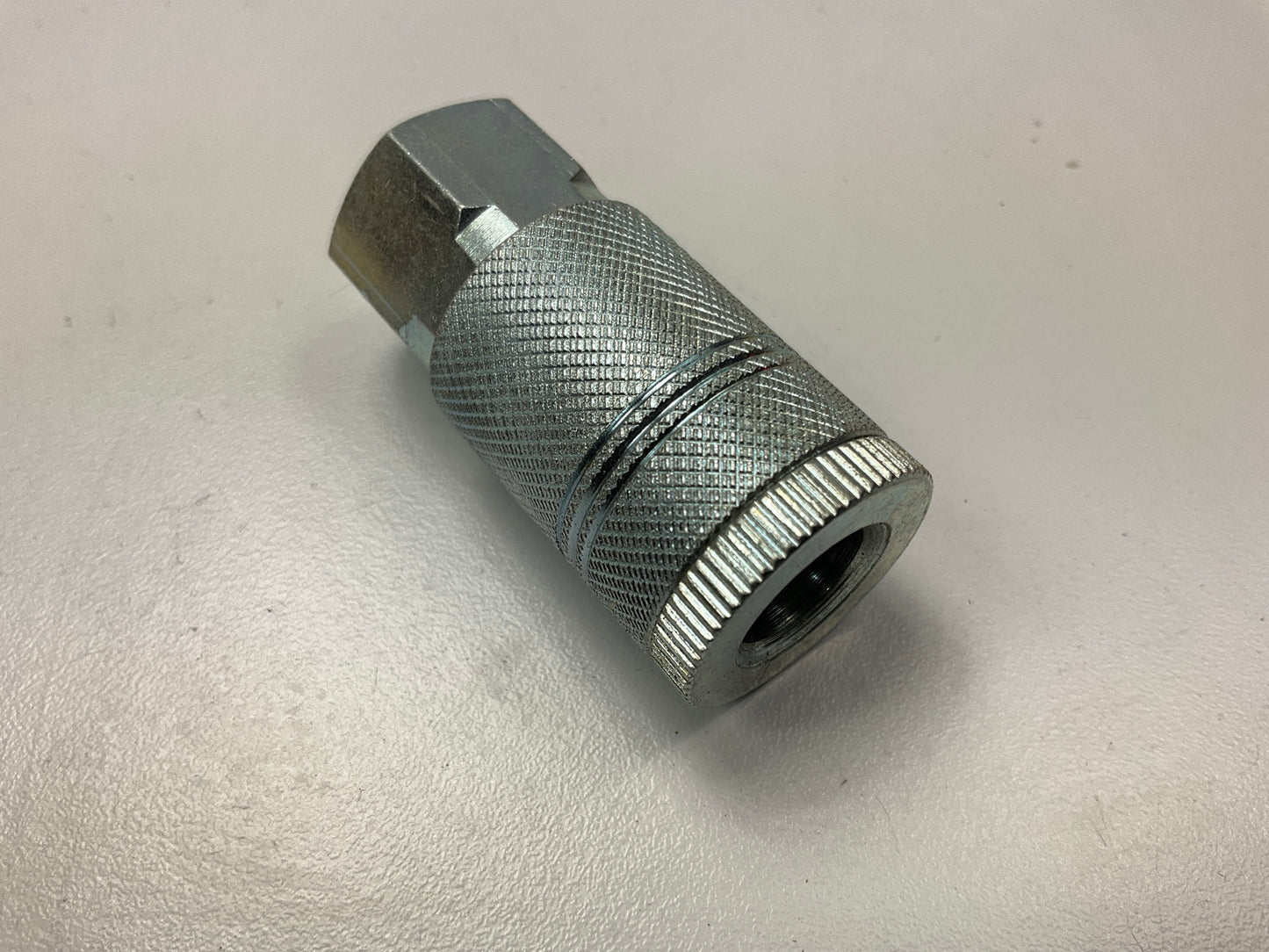 Milton 795 1/4'' Female 1/4'' FNPT D-Style Coupler (Box Of 5)