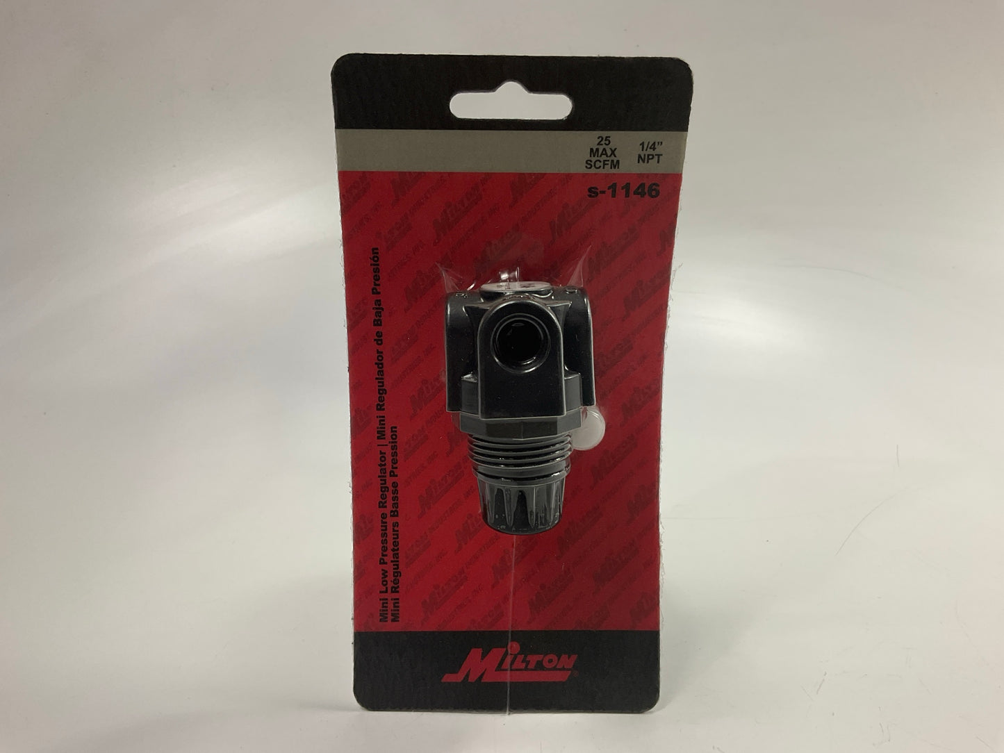 Milton S-1146 1/4'' NPT Mini Low Pressure Air Regulator