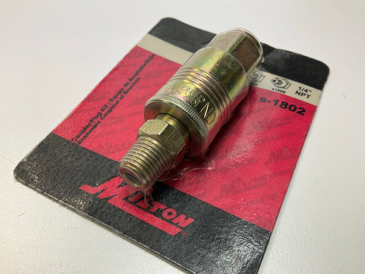 Milton S-1802 1/4'' NPT P Style Coupler And Plug Combo