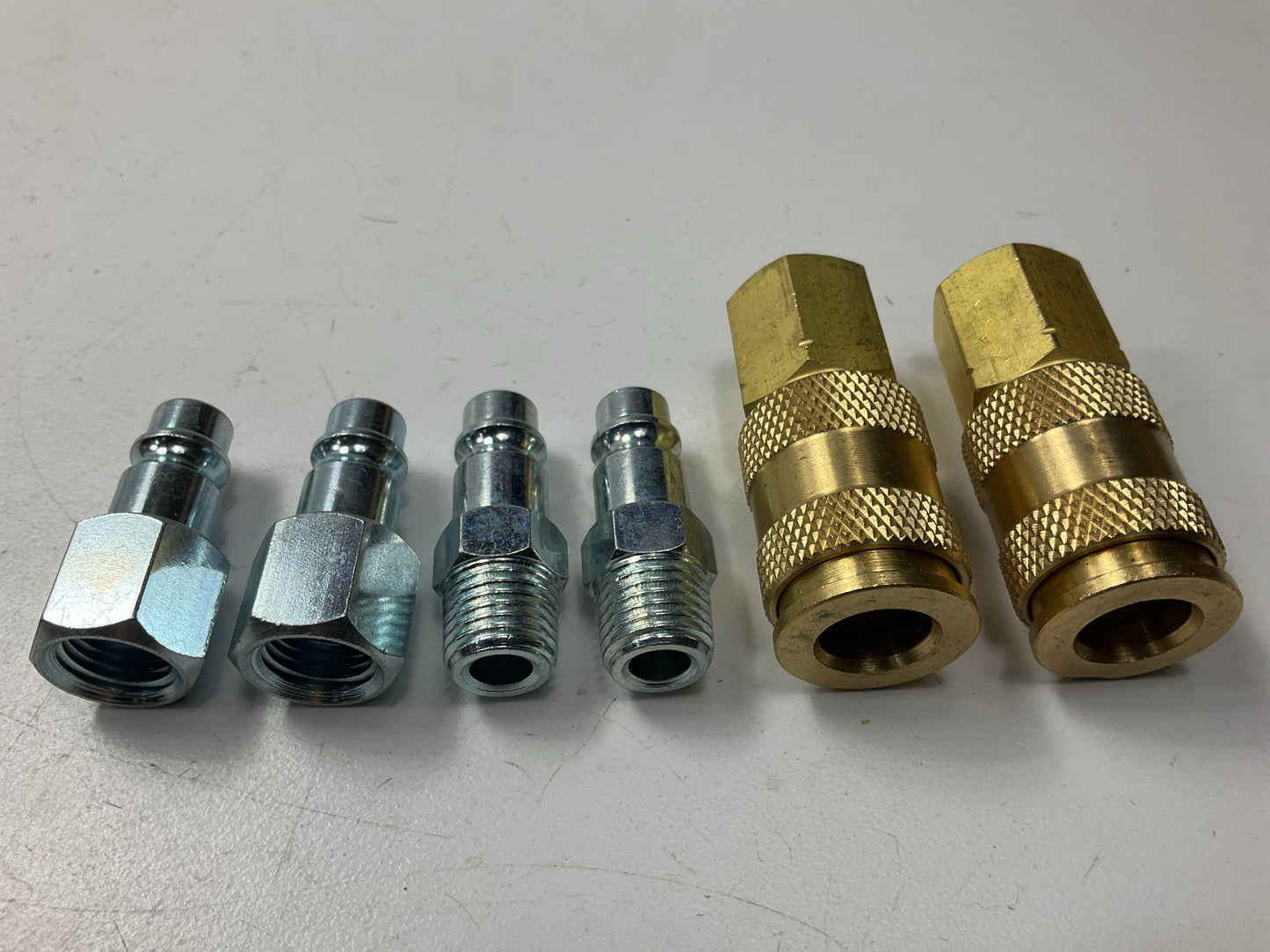Milton S-217 1/4'' NPT V Style Coupler And Plug Kit - 6 Piece