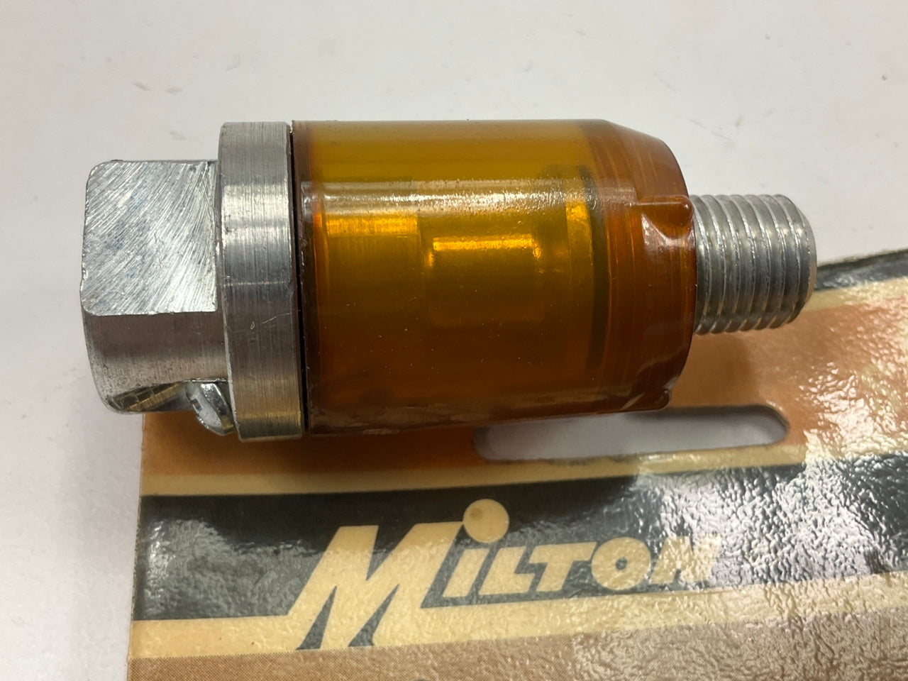 Milton S-639 Type2 Air Line In-Line Lubricator - 1/4'' NPT Male X 1/4'' NPT Female