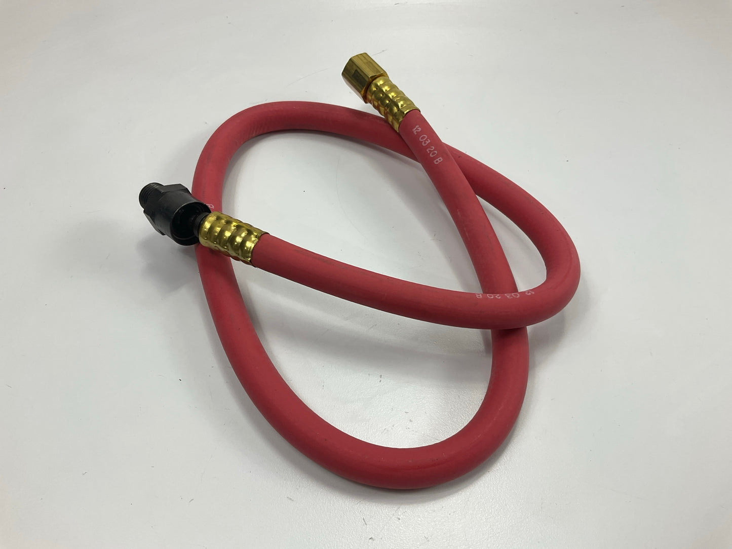 Milton S680 1/4'' ID X 30'' Rubber Hose Whip Swivel Fitting Snubber 200 PSI